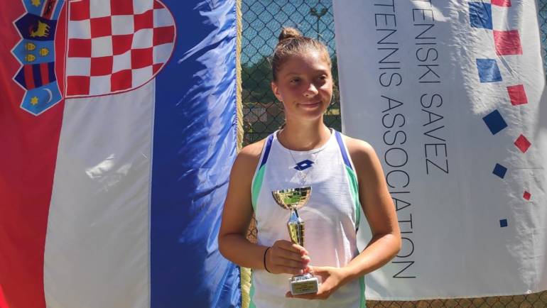 Antonia Ružić do devete uzastopne pobjede, izborila četvrtfinale ITF turnira u Hamburgu