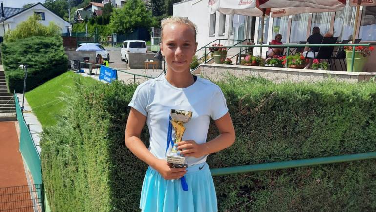Dorian Stiblik i Dora Biondić do 2. kola juniorskog ITF turnira u Austriji
