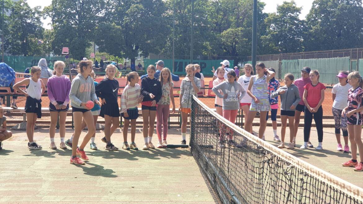 Rene Bertos i Duje Drača te Marta Džanić i Mia Brozina u finalu HEP Prvenstva Hrvatske do 12 godina