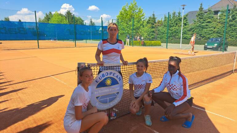 Dečki četvrti na turniru Summer Cupa u Španjolskoj, cure šeste u Poljskoj