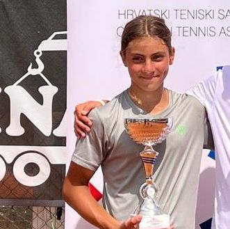 Ana Petković u četvrtfinalu Podgorice, Ivon Jovanović u 3. kolu TE turnira u Augsburgu
