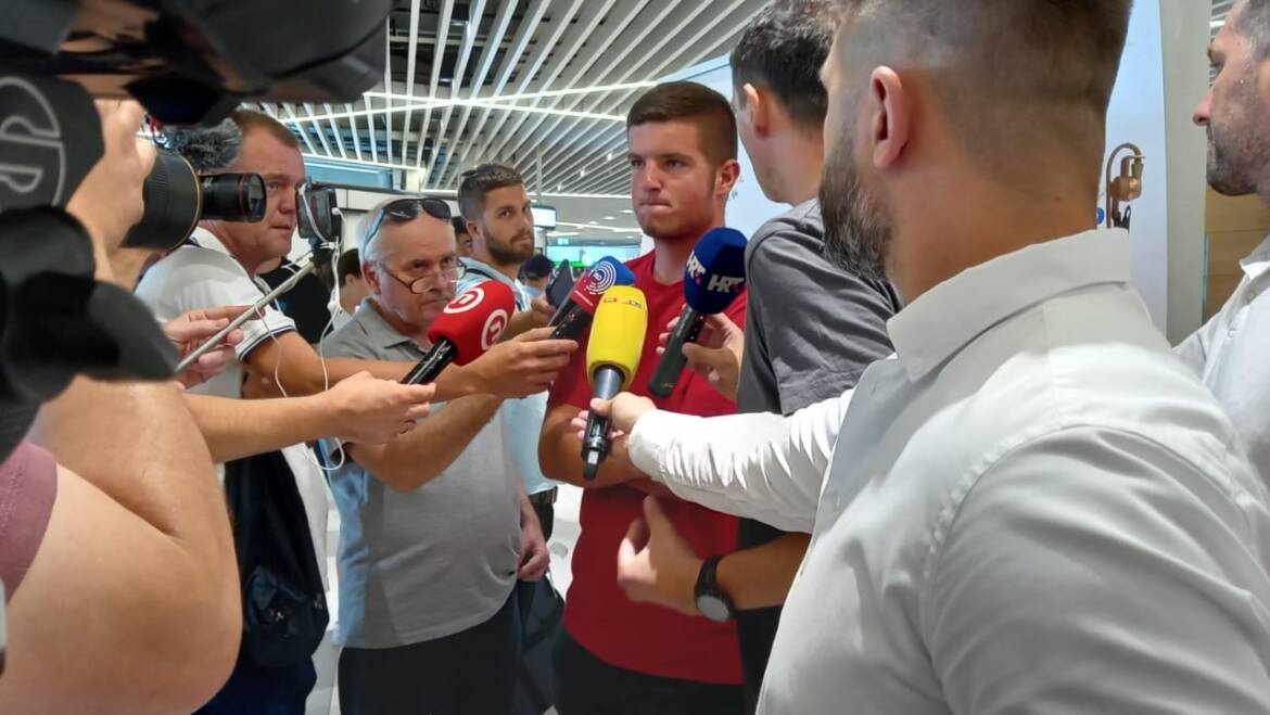 Mili Poljičak se vratio u Split nakon slavlja u Wimbledonu, veliki interes hrvatskih medija