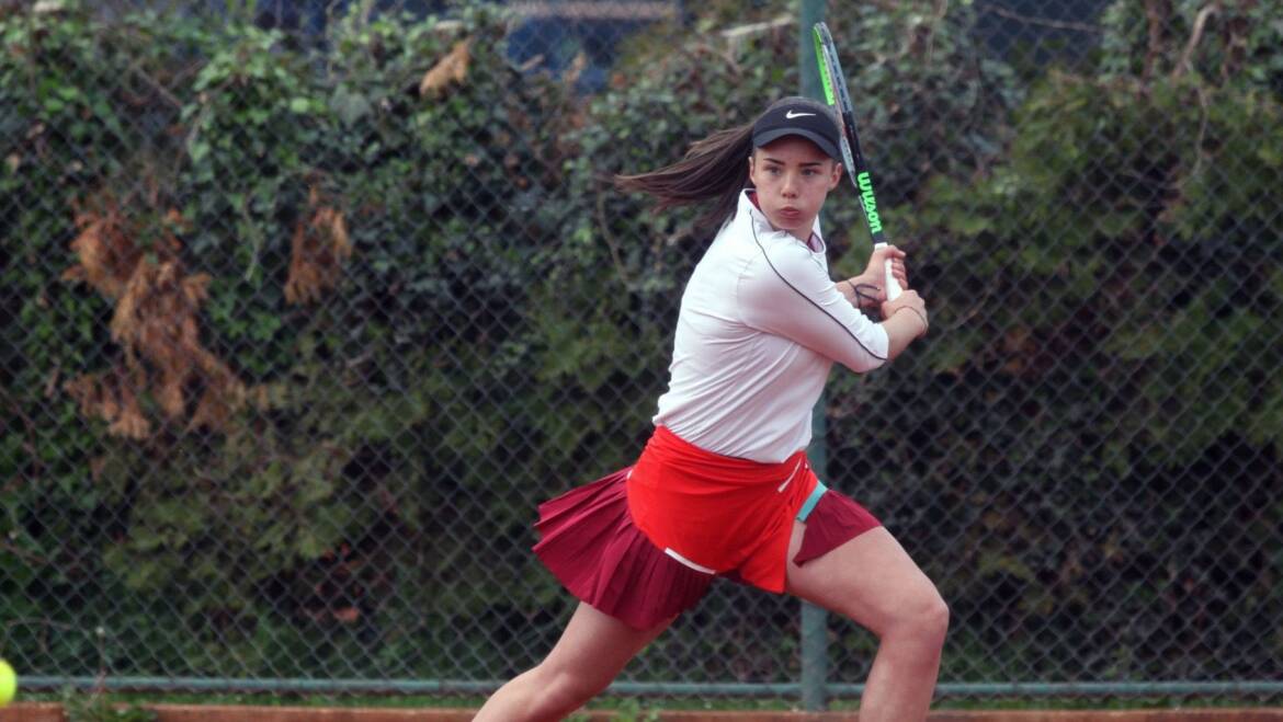 Luna Ivković prošla u četvrtfinale juniorskog ITF turnira u Trnavi