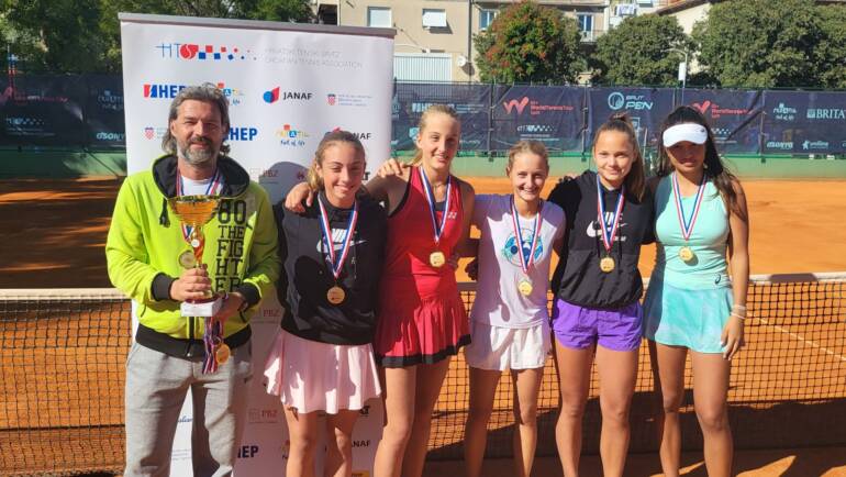 Tenisačice zagrebačkog Top Spina do šestog uzastopnog naslova prvakinja Hrvatske do 18 godina