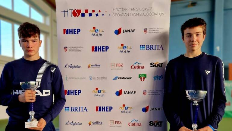 Duje Markovina pobjednik HEP dvoranskog prvenstva Hrvatske do 16 godina za juniore u Ogulinu