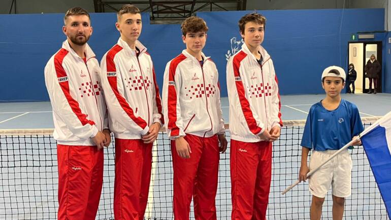 Dečki svladali Srbiju na kvalifikacijskom turniru Winter Cupa, cure bolje od Cipranki