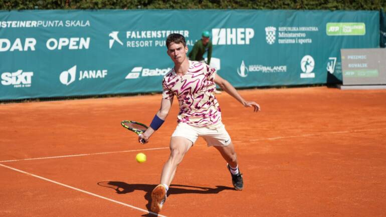 Sjajni Dino Prižmić preko drugog nositelja prošao u četvrtfinale u Petrčanima!