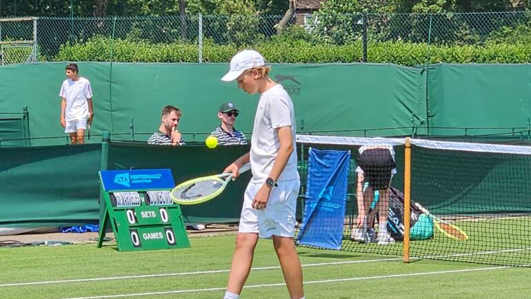 Ivan Dumbović u polufinalu Ptuja, Luka Mitrović među posljednja četiri u Trstu