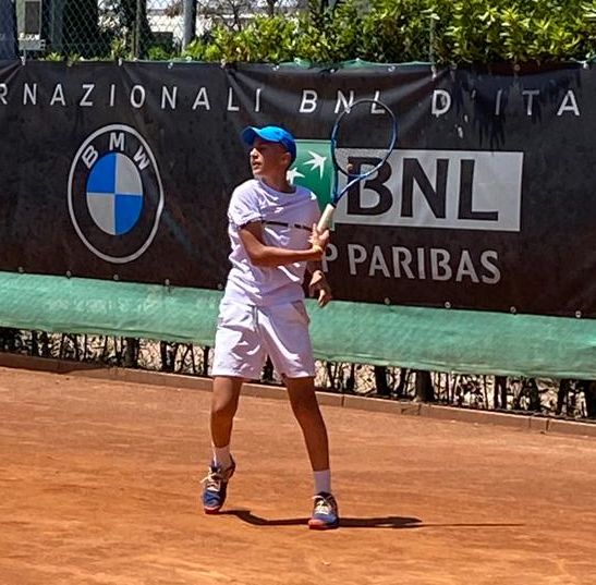 Dario Zorica u polufinalu Tennis Europe turnira u Pescari, Nera Skender bez završnice u Aradu