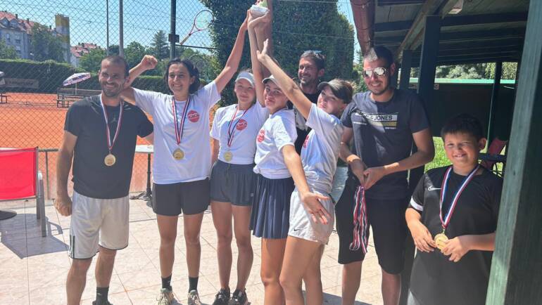 Igračice Tennis Talents Osijeka pobjednice Janaf Druge lige za seniorke