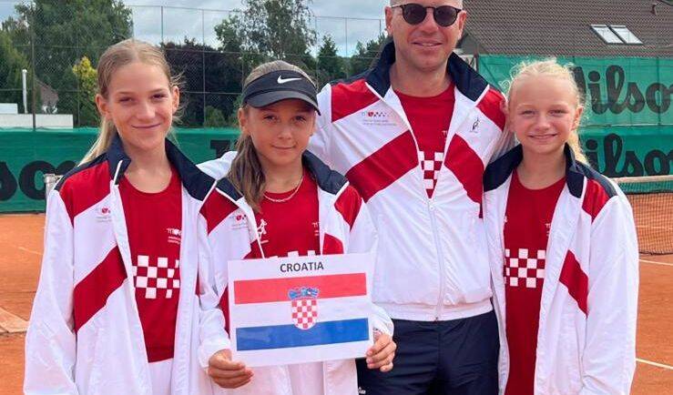 Naša ženska reprezentacija do 12 godina u polufinalu turnira Summer Cupa u Rakovniku