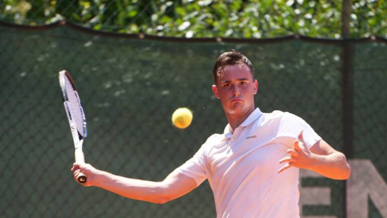 Antonio Voljavec u 3. kolu juniorskog ITF turnira u Pragu, Lovro Maričić u 3. kolu Maribora