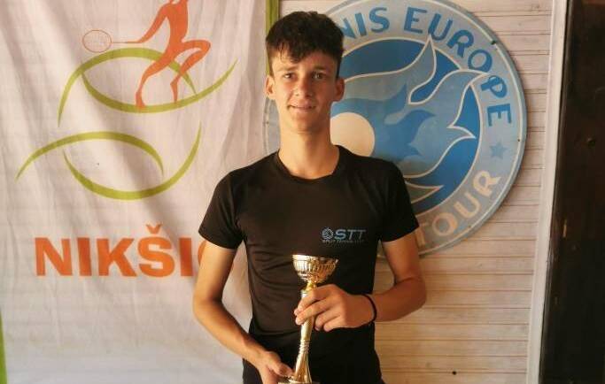 Luka Mitrović u 2. kolu Tennis Europe turnira u portugalskoj Coimbri