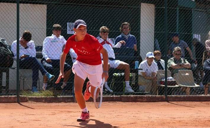 Duje Markovina u četvrtfinalu juniorskog ITF turnira u Kolkati, a Luna Ivković u Dubaiju
