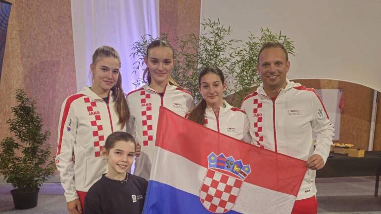 Ženska reprezentacija do 16 godina igra za 3. mjesto u Francuskoj, muška za 5. u Italiji