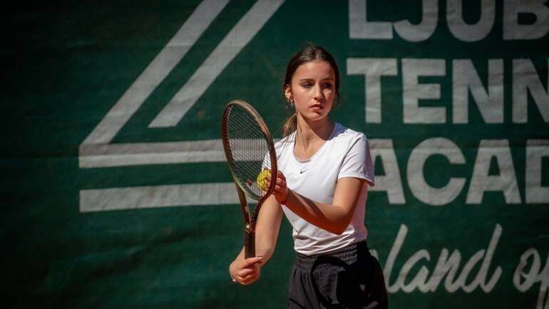 Ivan Dumbović, Nika Čakarun i Milana Rašan-Buha u 2. kolu Tennis Europe turnira u Slovačkoj