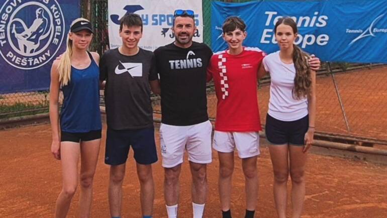 Rene Bertos, Manuel Matešić, Sophia Santos i Marta Džanić do 2. kola u Pieštanyma