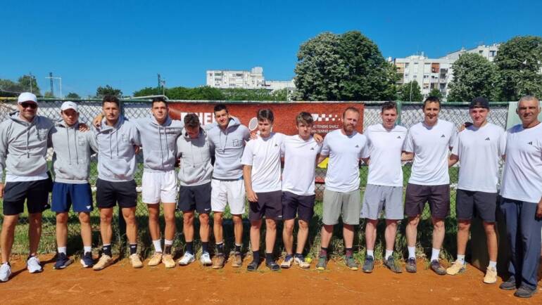 Momčad Splita 1950 i dalje bez poraza