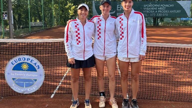 Muška i ženska reprezentacija do 18 godina osvojile 4. mjesto na turnirima u Karlovcu i Mostu