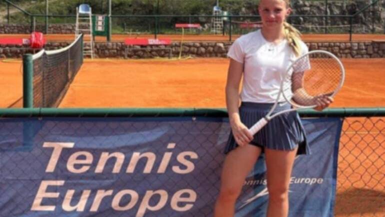 Dominik Škrinjar i Iva Jerković u polufinalu Tennis Europe turnira u Doboju