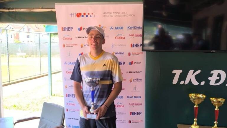 Dorian Stiblik i Mihaela Les do dvostruke krune na Prvenstvu Hrvatske do 18 godina u Đakovu