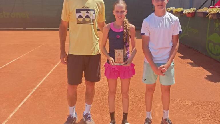 Jakov Ogrizek u finalu Tennis Europe turnira u Prijedoru, Lea Bertos izgubila