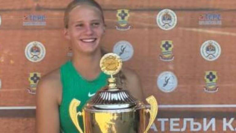Aleksandra Kardum i Iva Jerković izborile polufinale juniorskog ITF turnira u Doboju