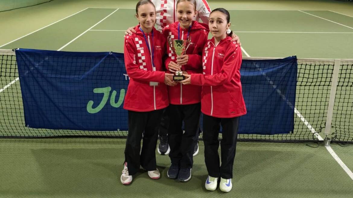 Djevojčice druge na turniru Winter Cupa u Austriji, a dječaci četvrti u Češkoj