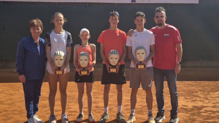 Leon Motušić, Morena Družijanić i Ema Štajcar u nedjeljnoj završnici Salona Cupa